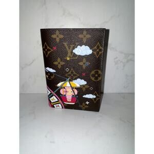 Louis Vuitton Passport Holder - Excellent Condition